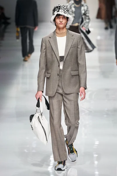 Look 33
